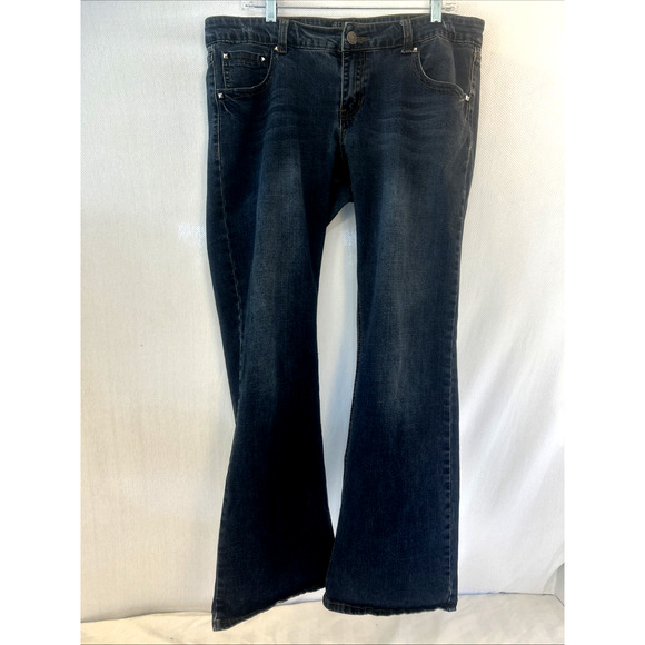 Premiere Demin Jeans Size 36x30 Wide Flair Cross Embellished Pockets Bling Studs - Picture 4 of 9